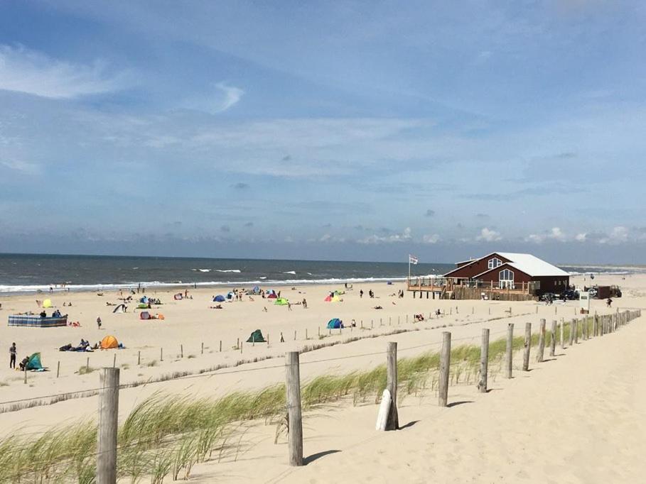 Strandhuis De Zon - Recreatiepark De Watersnip Petten Bagian luar foto